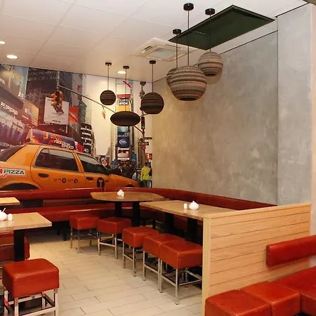 Damsquare Отель 3*