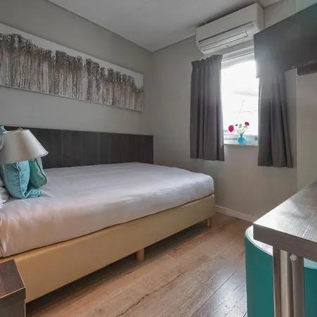 Damsquare Отель