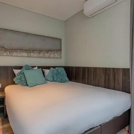 Отель Damsquare 3*