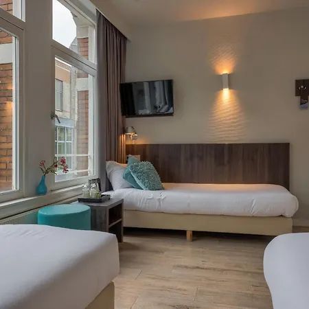 Отель Damsquare