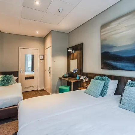 Отель Damsquare 3*