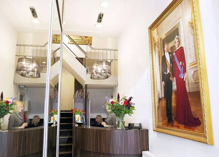 Ξενοδοχείο Damsquare 3*